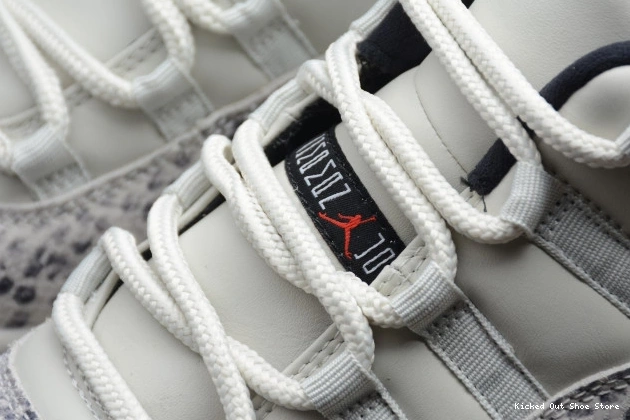 Kick Theory Bone Light SE CD6846-002 Low Air 11 Snake Jordan 0715